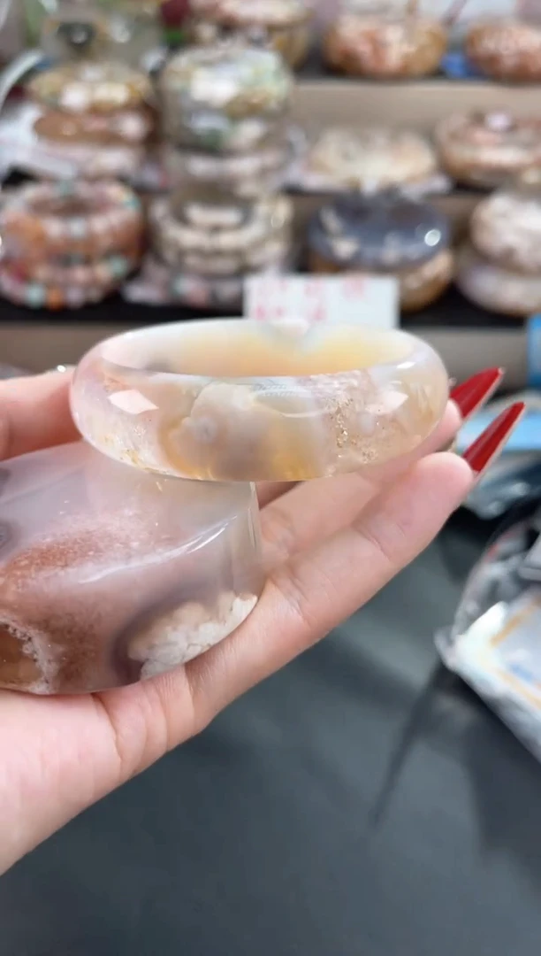 未镶嵌手镯石英质玉55