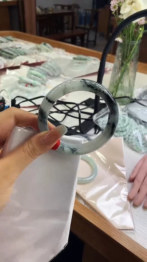 翡翠手镯未镶嵌596061 4