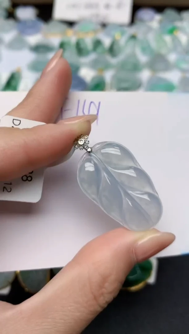 颈饰18K金镶嵌翡翠天然缅甸A货翡翠百元以上9元证书费自理