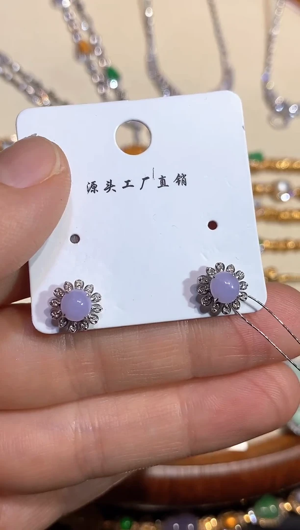 18K金镶嵌翡翠耳饰耳饰