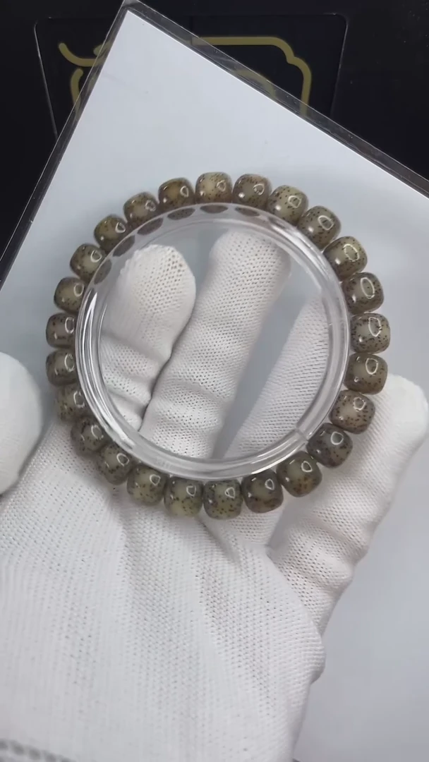 手串星月菩提小驼包9x8.c584