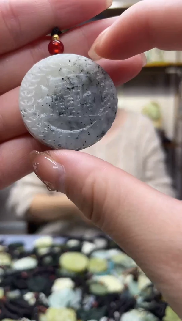 未镶嵌岫玉吊坠`