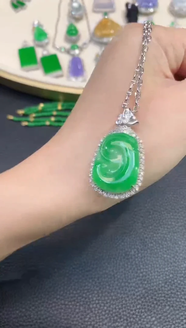 吊坠(不含链)18K金镶嵌翡翠C21