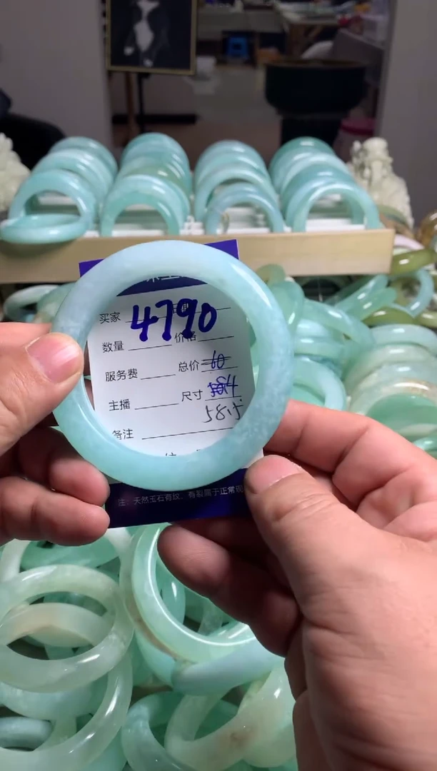 【闪购商品】蛇纹石玉手镯未镶嵌4790