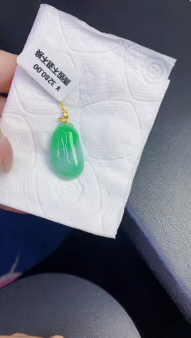 颈饰18K金镶嵌翡翠缅甸天然翡翠A货