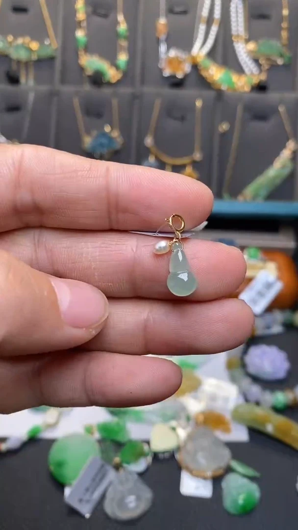 颈饰18K金镶嵌翡翠净货33864