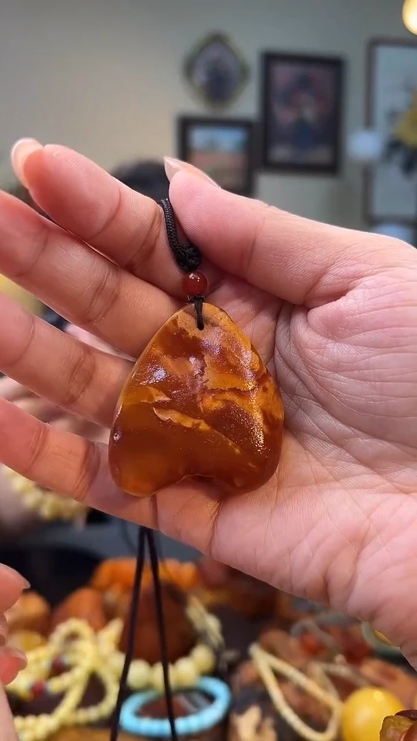 琥珀颈饰未镶嵌吊坠