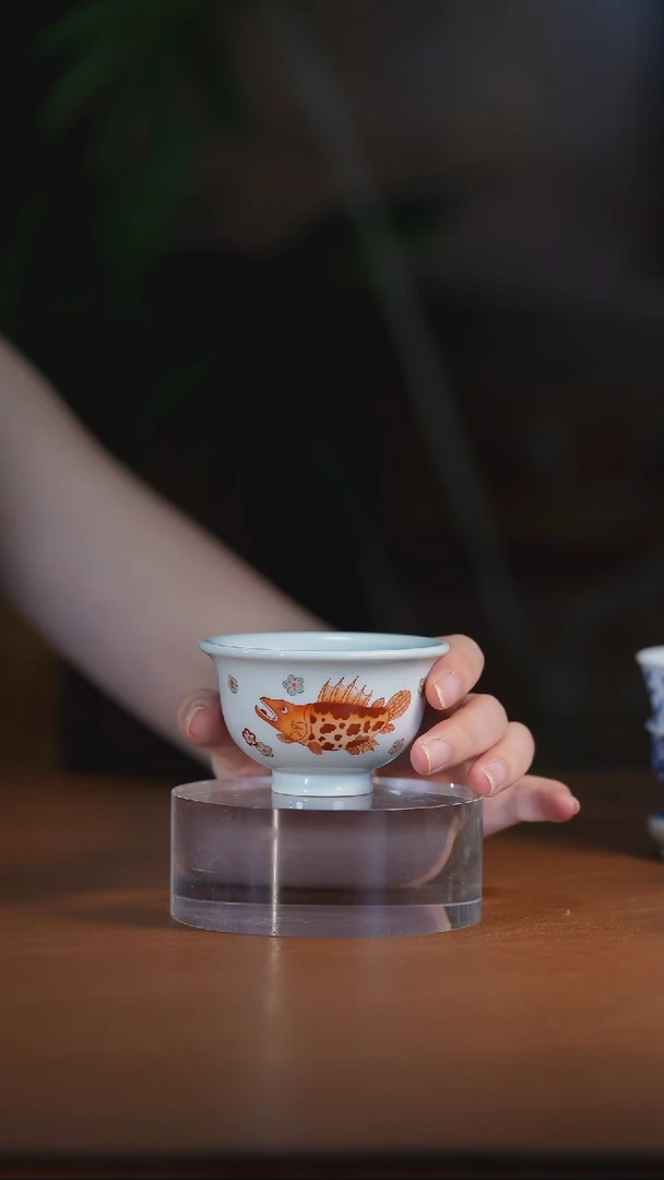 繁红鱼藻压手杯