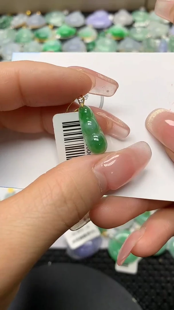 颈饰18K金镶嵌翡翠a货支持复检百元以上9元证书费自理