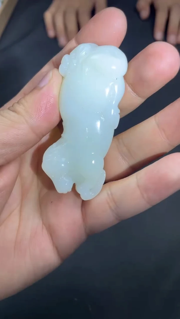 颈饰未镶嵌和田玉小**。5