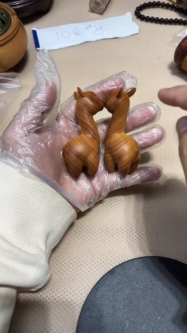 柏木（崖柏）南太行崖柏羊驼黑油手把件