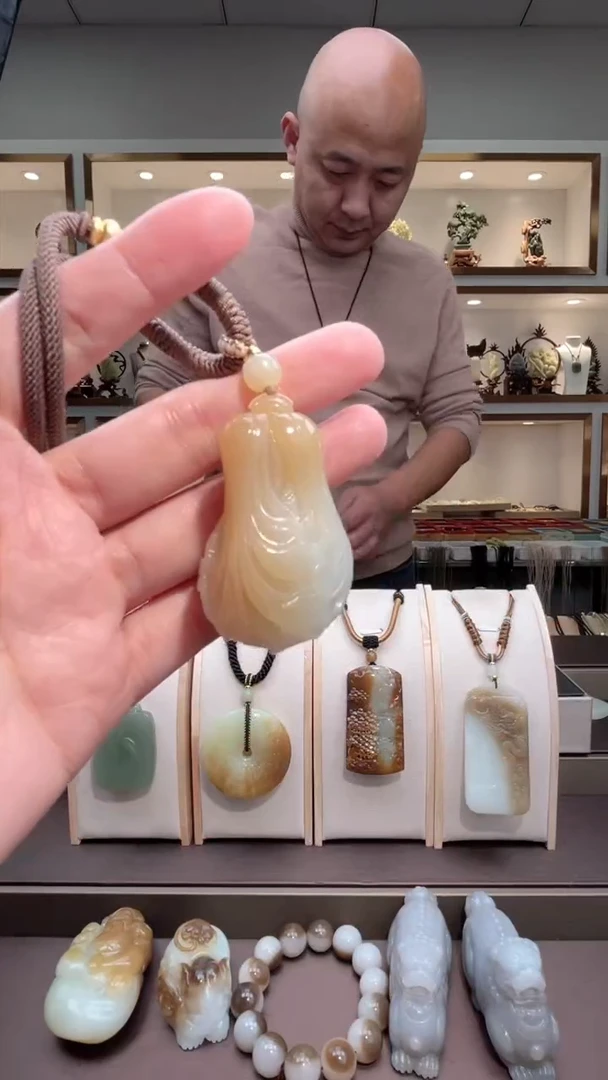 颈饰未镶嵌和田玉苏