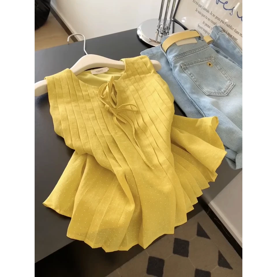 多巴胺少女波点压褶系带无袖衬衫女夏季设计感背心黄色圆领薄上衣