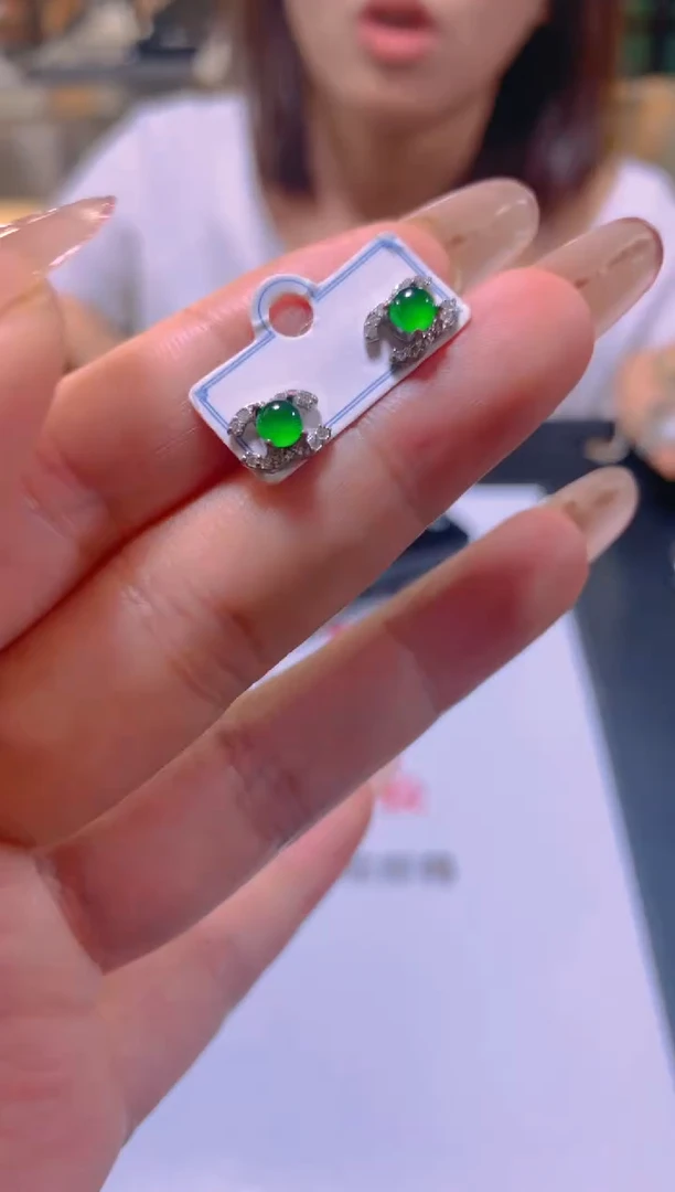 未镶嵌翡翠耳饰多样性发一