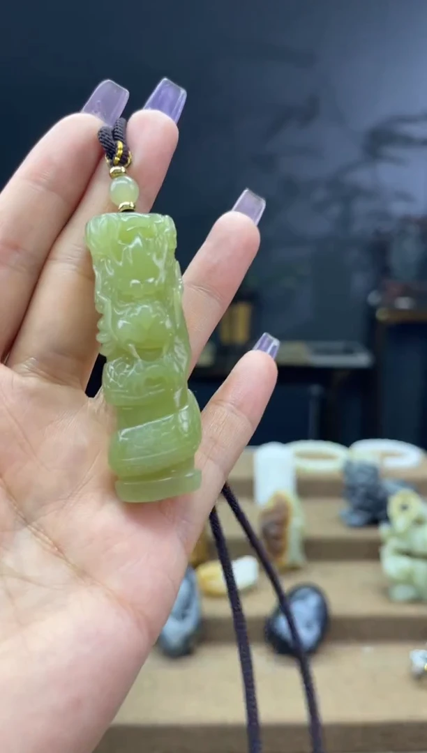 颈饰未镶嵌和田玉1