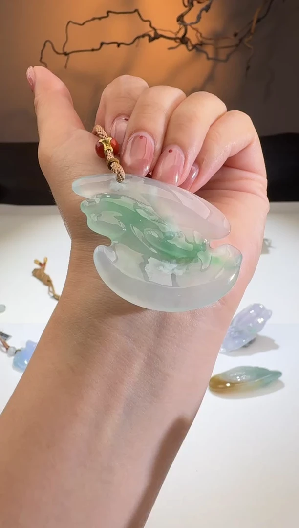 【闪购商品】翡翠颈饰未镶嵌【舒雅】