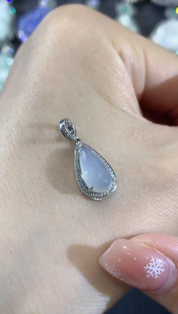 吊坠(不含链)18K金镶嵌翡翠C3翡翠