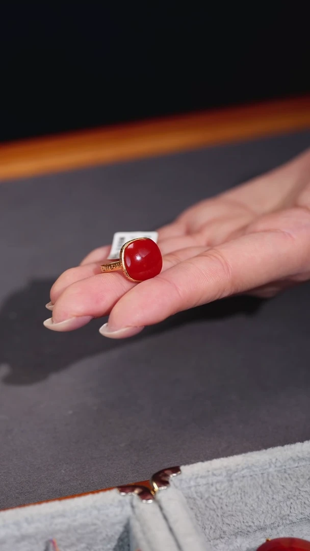 18K金镶嵌南红玛瑙戒指原矿J-2-2