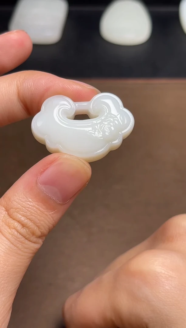 和田玉未镶嵌颈饰20