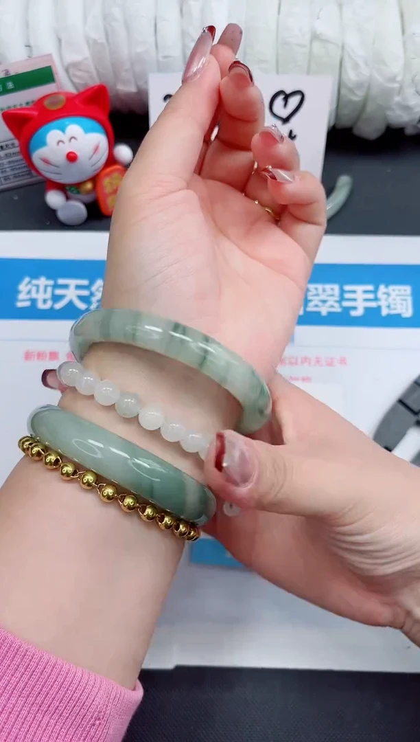 【闪购商品】石英质玉手镯未镶嵌190