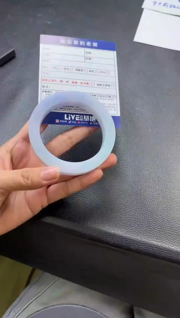 未镶嵌定制手镯不退不换定制翡翠简****爱定制手镯不退不换