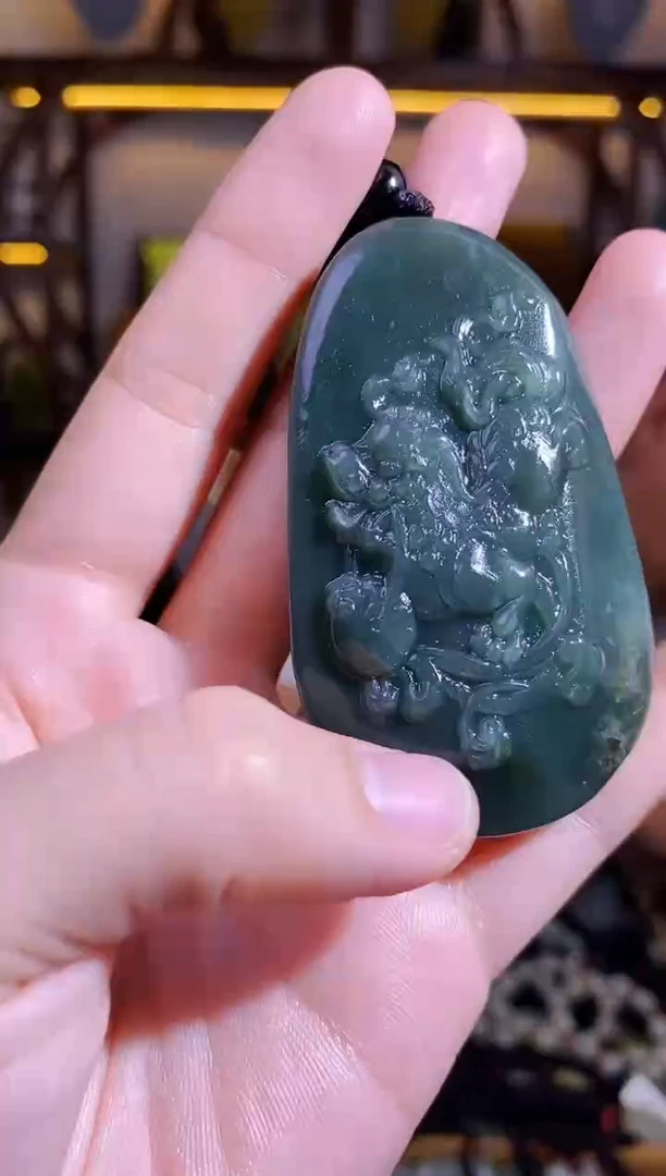 颈饰未镶嵌和田玉1
