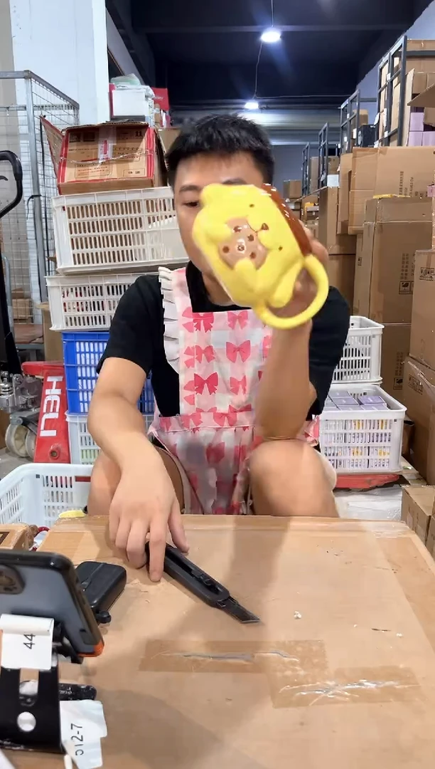 瓷片布丁狗吃饼干水杯