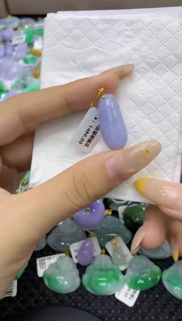 颈饰18K金镶嵌翡翠天然缅甸翡翠A货