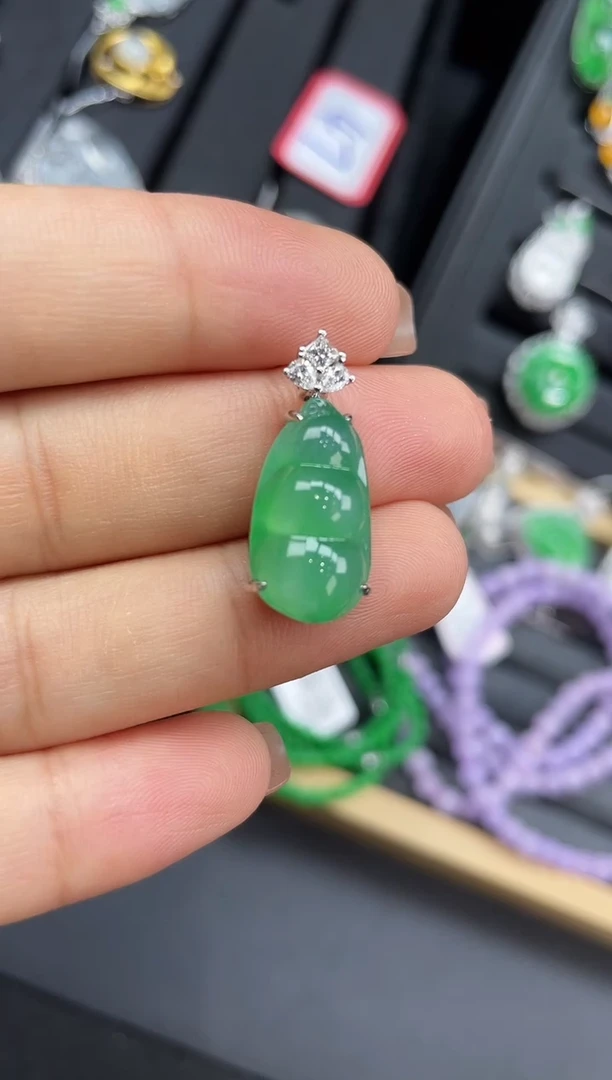 18K金镶嵌挂件翡翠YL-80