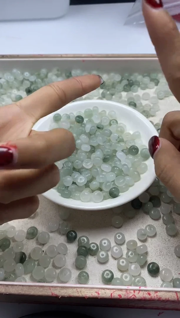 【闪购商品】玛瑙/玉髓颈饰未镶嵌w55天山翠算盘8*5mm*40颗