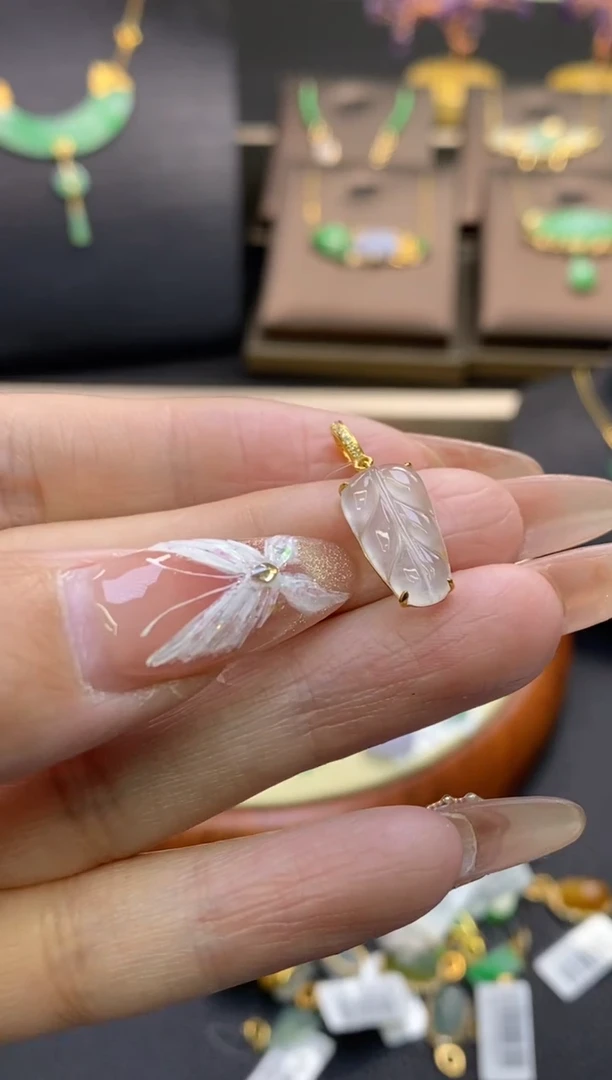 【闪购商品】翡翠颈饰18K金镶嵌净货11955