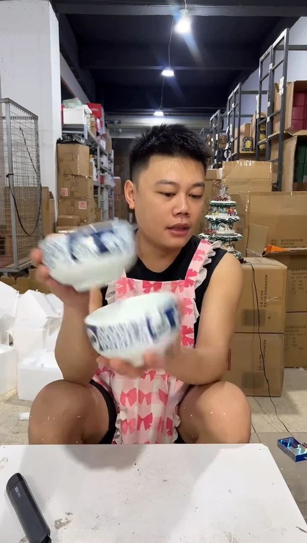 瓷片蓝色青花瓷面包超人大碗一对