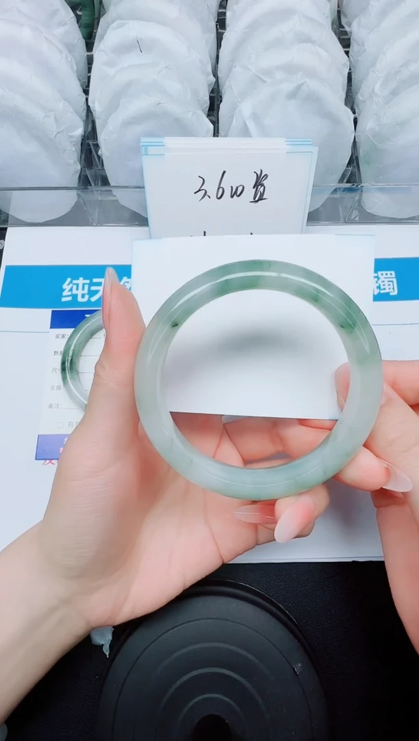 石英质玉手镯未镶嵌245/62.2