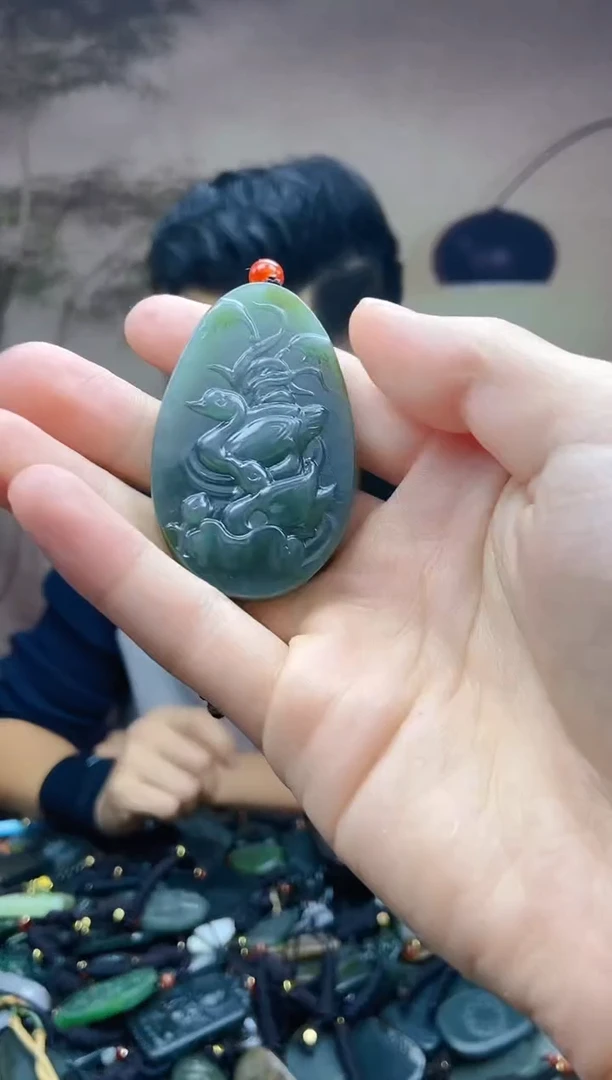 颈饰未镶嵌和田玉1