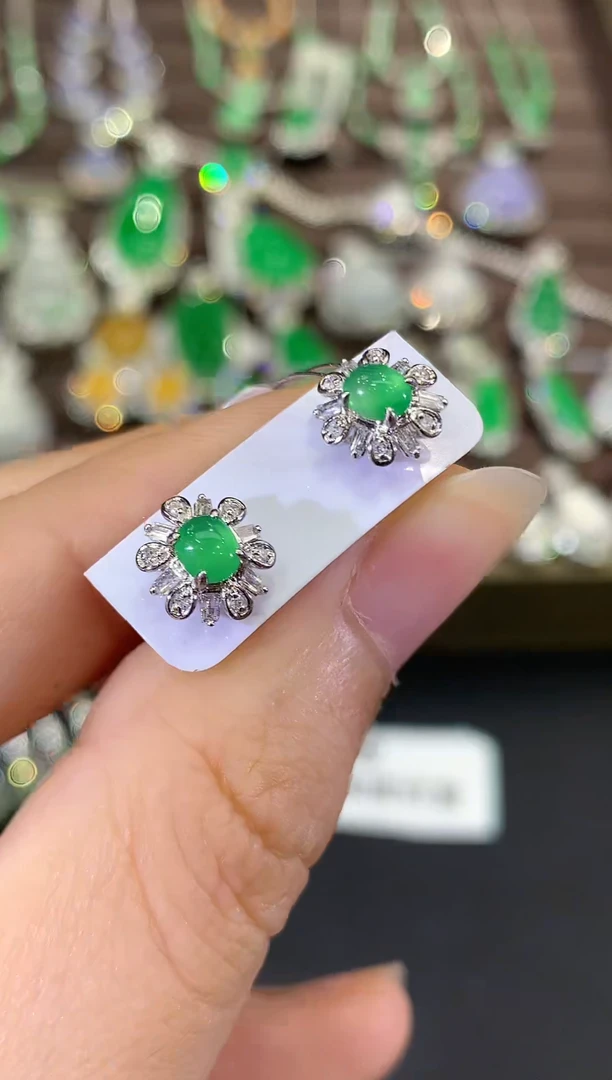 18K金镶嵌翡翠耳饰B143