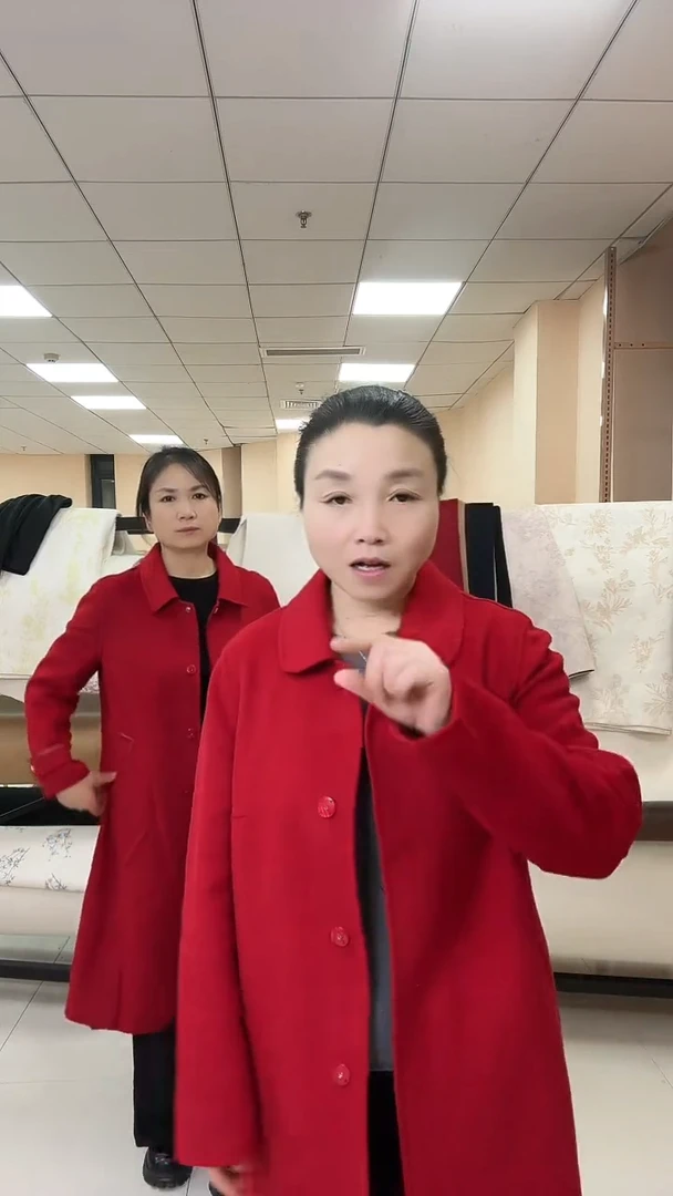 羊毛文*纯羊毛红色大衣XL码199元