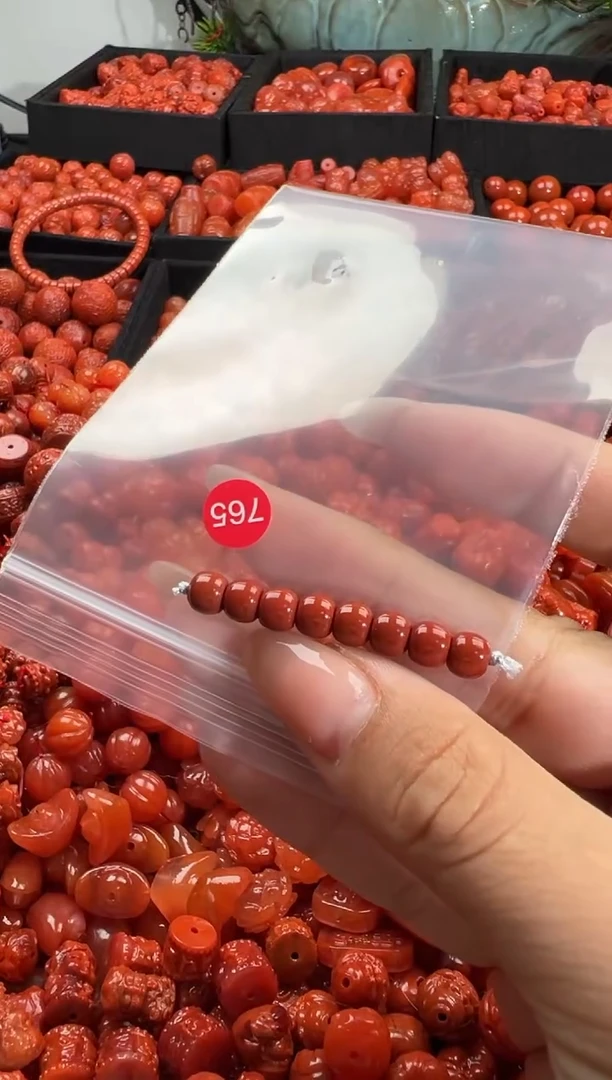 颈饰未镶嵌南红玛瑙1