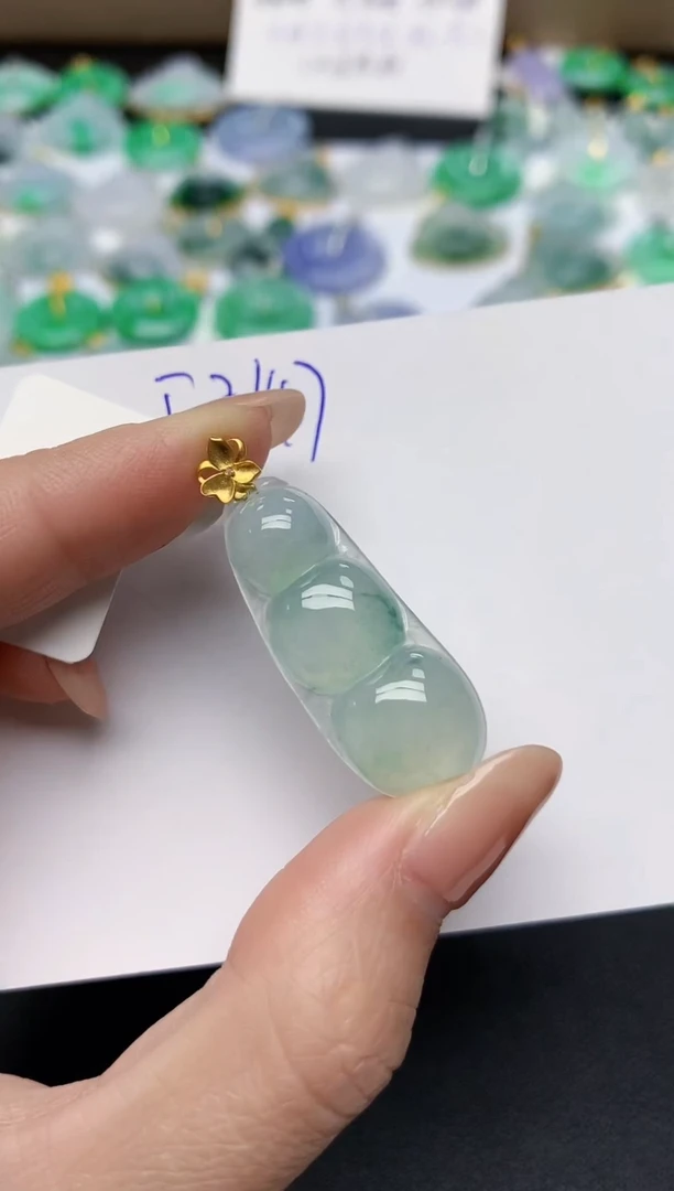 颈饰18K金镶嵌翡翠天然缅甸A货翡翠百元以上9元证书费自理