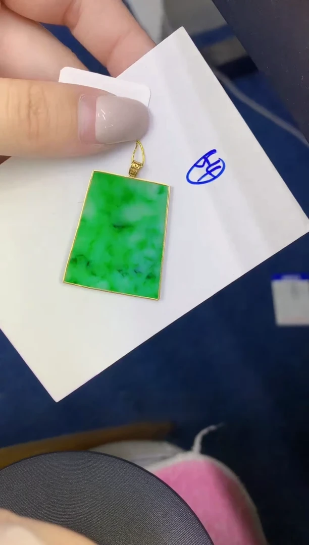 颈饰18K金镶嵌翡翠缅甸天然翡翠A货