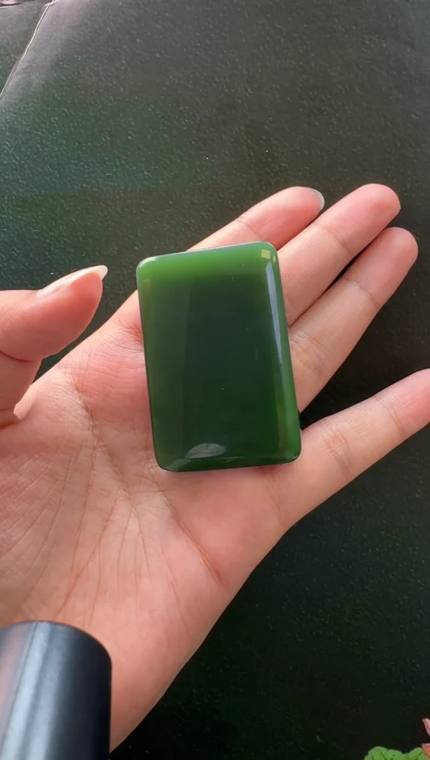 颈饰未镶嵌和田玉吊坠