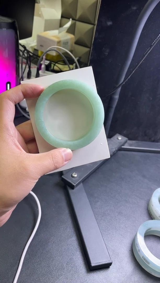 未镶嵌手镯定制翡翠瓜*定制