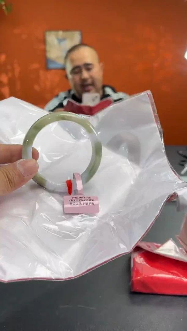 未镶嵌手镯翡翠9 55