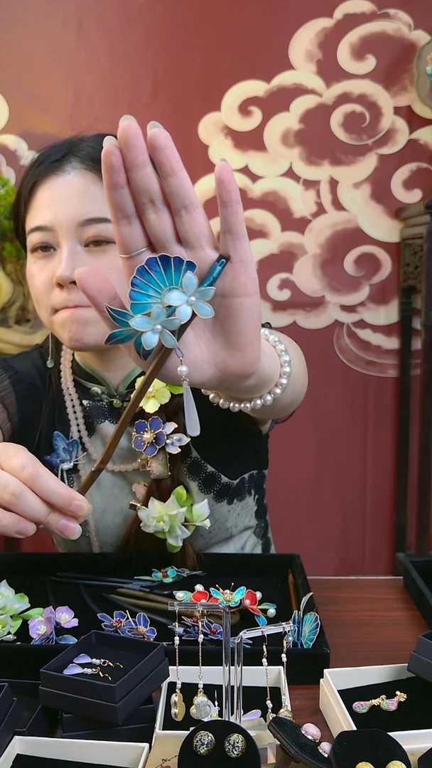 刺绣纯手工非遗绒花