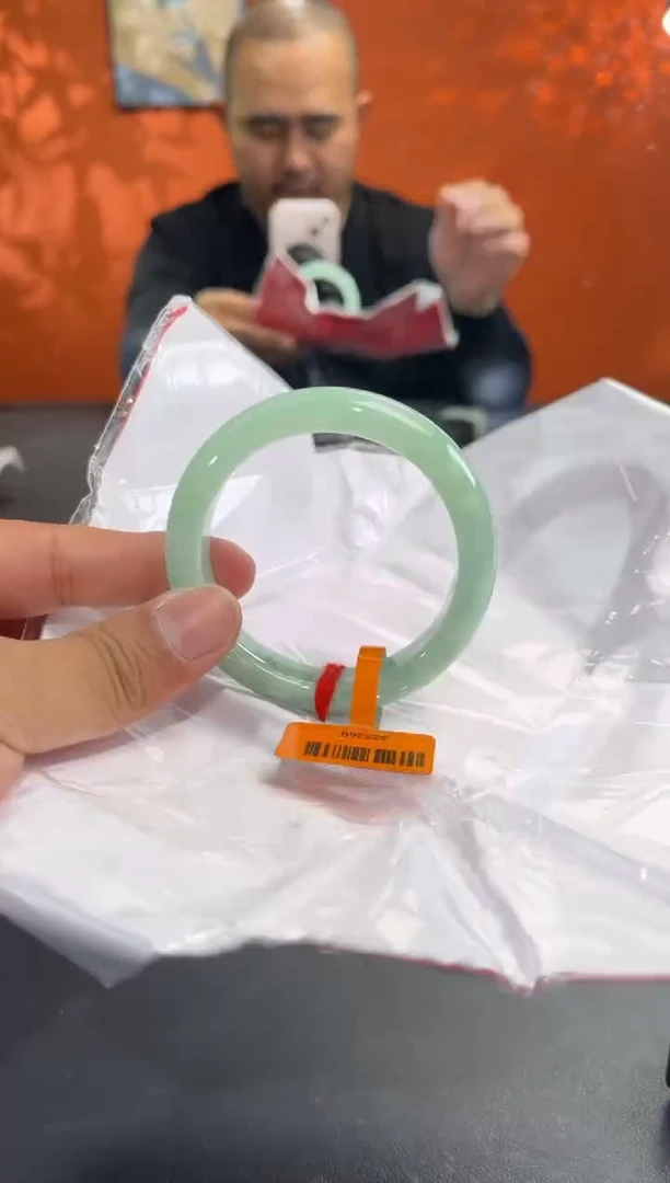 未镶嵌手镯翡翠翡翠手镯