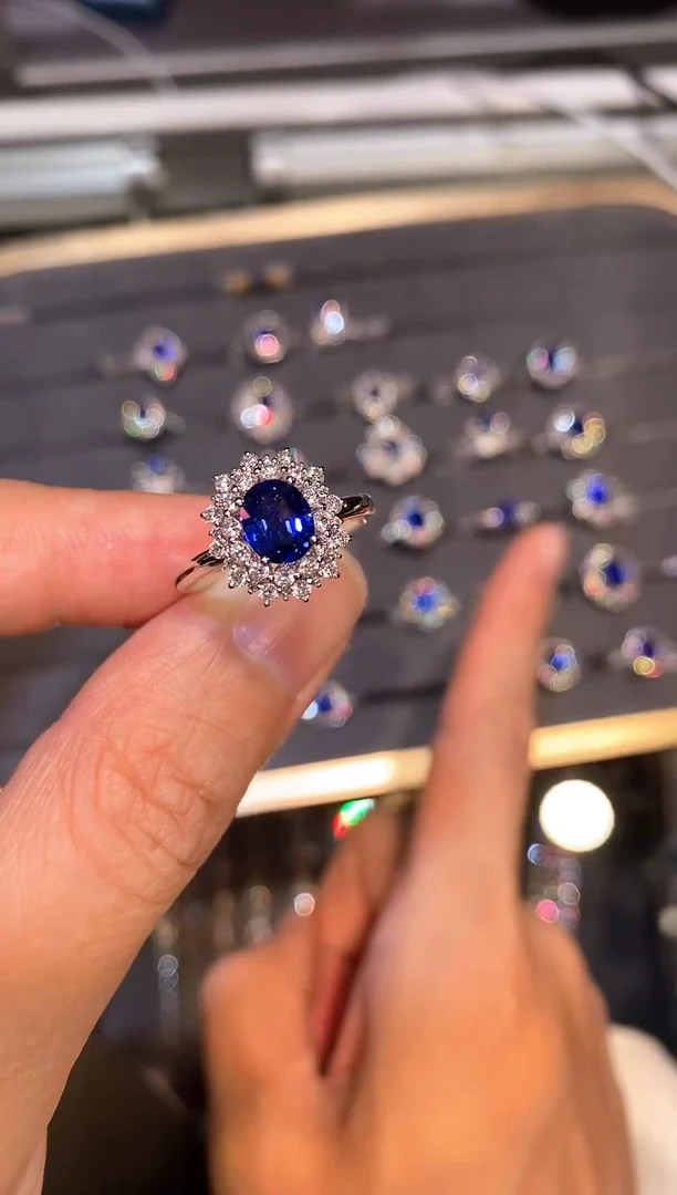 蓝宝石戒指18K金镶嵌【闪购】1.08ct/皇家蓝/同步展会价