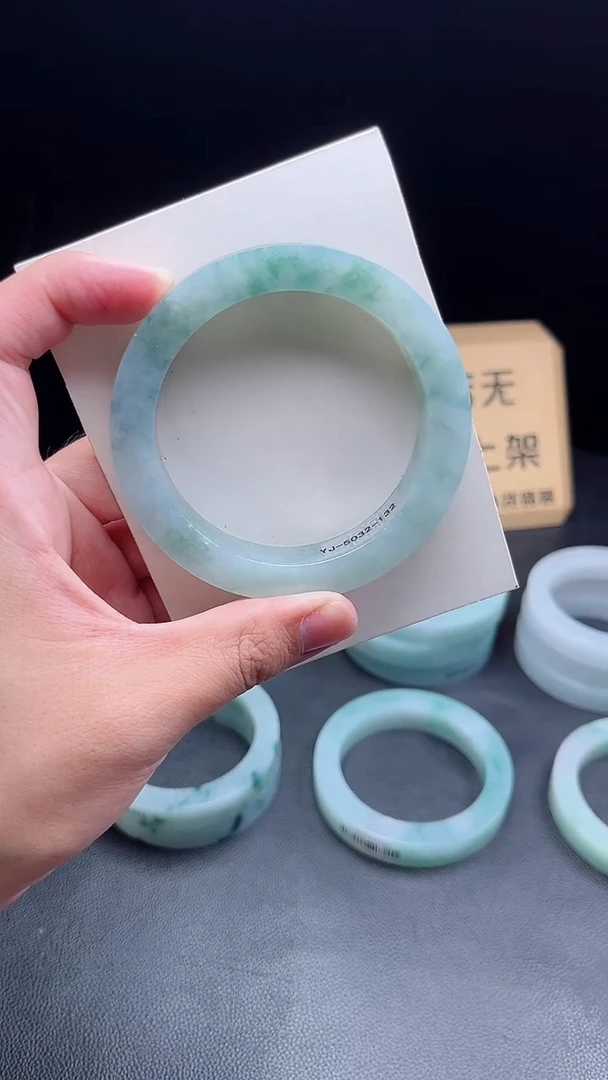 未镶嵌手镯定制翡翠卓*定制