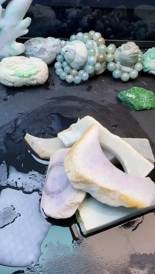 翡翠未镶嵌颈饰杰**赫113