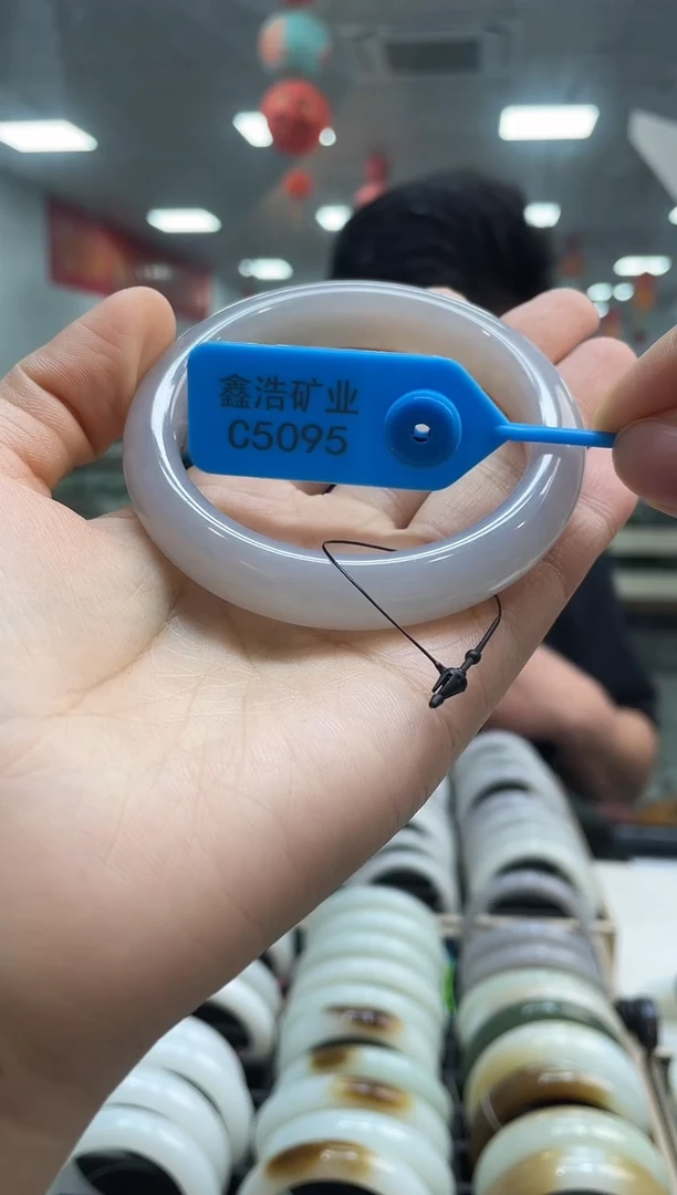 和田玉手镯未镶嵌紫罗兰 C5095 圈口60