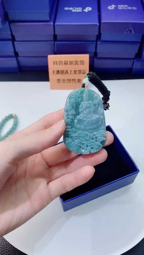 翡翠未镶嵌颈饰