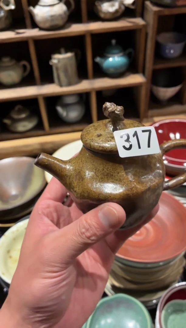瓷片用****2317 微瑕棕手工茶壶1个